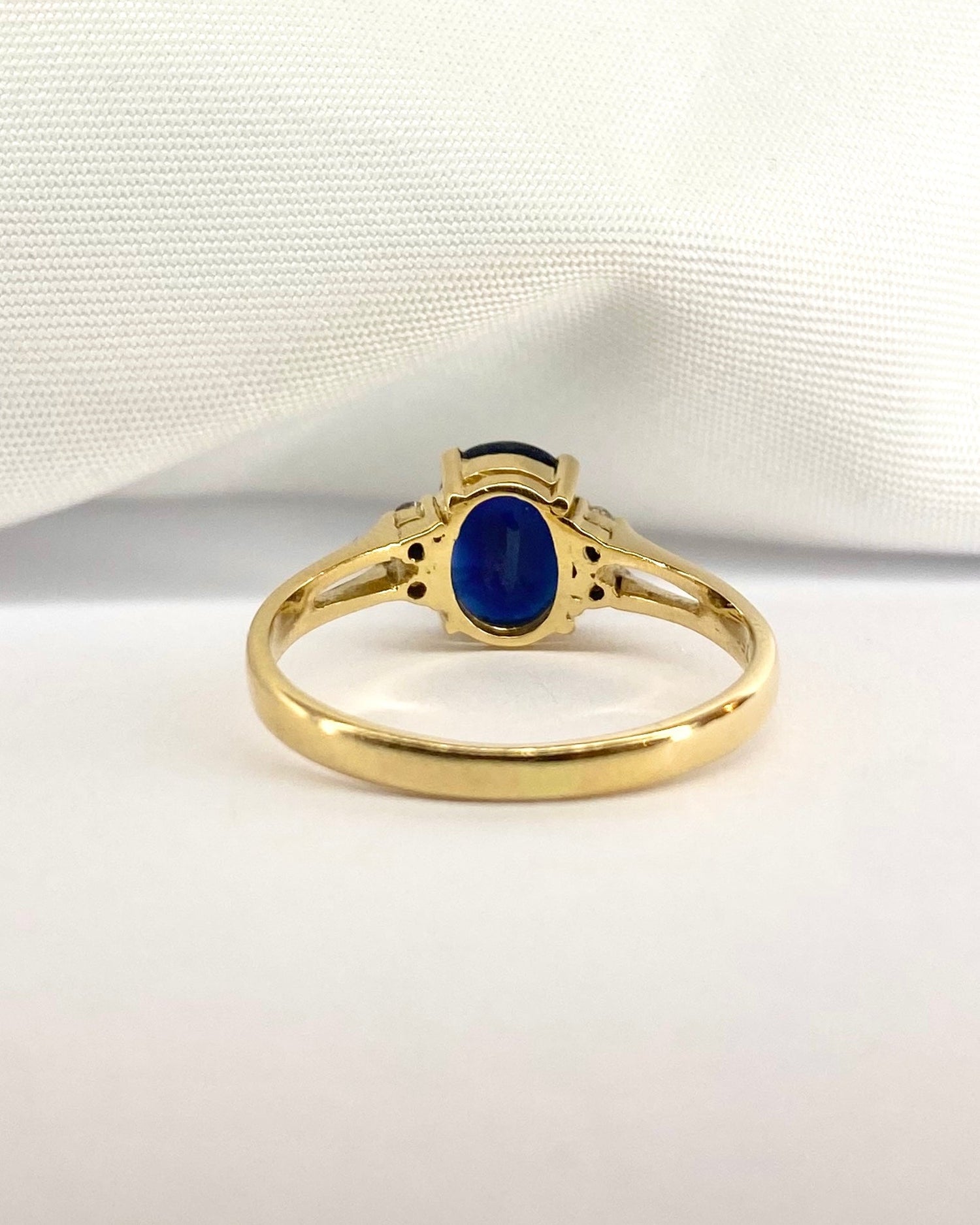 Bague Trilogie Saphir 1.45 carat &amp; Diamants "Léonie" - Elliade Paris