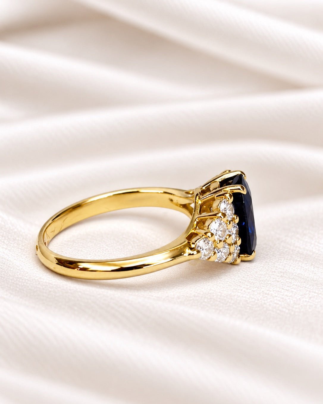 Bague Trilogie Saphir 1.55 carat &amp; Diamants 0.78 carat "Sofia" - Elliade Paris