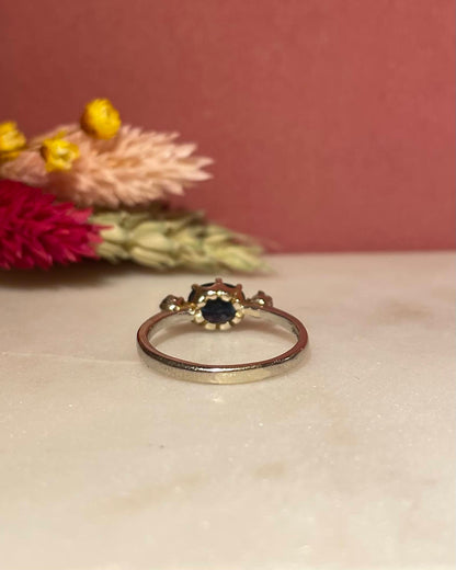 Bague Trilogie Saphir 1.55 carat &amp; Diamants &quot;Danny&quot; - Elliade Paris