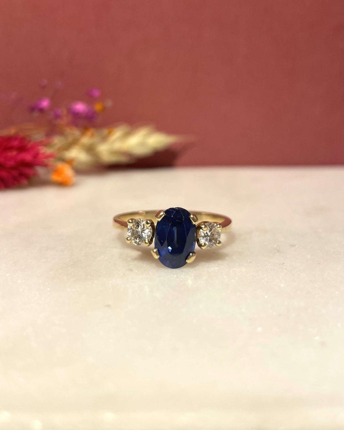 Bague Trilogie Saphir 1.70 carat &amp; Diamants &quot;Nella&quot; - Elliade Paris
