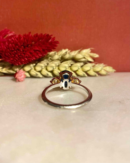 Bague Trilogie Saphir 2.35 carats &amp; Diamants &quot;Auriane&quot; - Elliade Paris