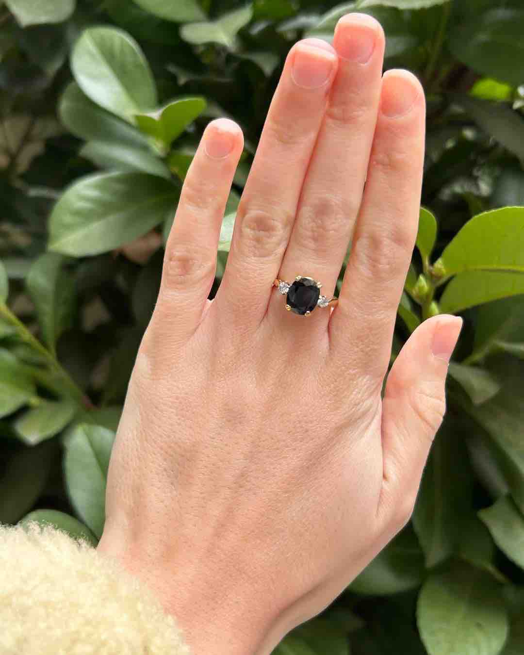 Bague Trilogie Saphir 3 carats &amp; Diamants "Kenan" - Elliade Paris