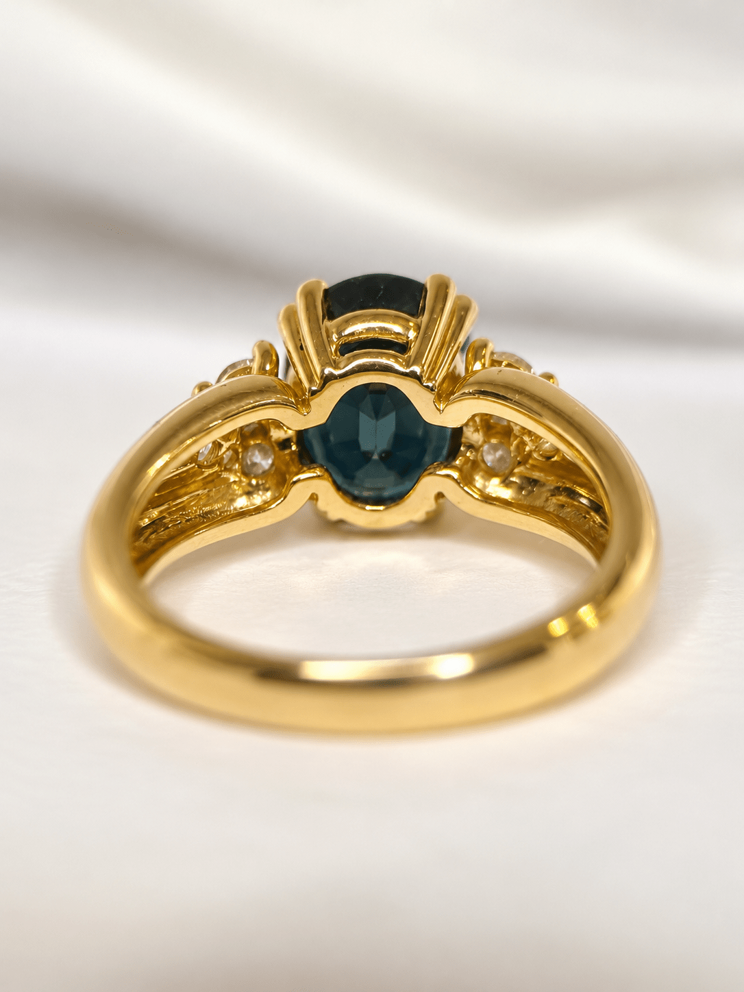 Bague Trilogie Saphir 3.50 carats &amp; Diamants 0.42 carat 5.88g "Cécilia" - Elliade Paris