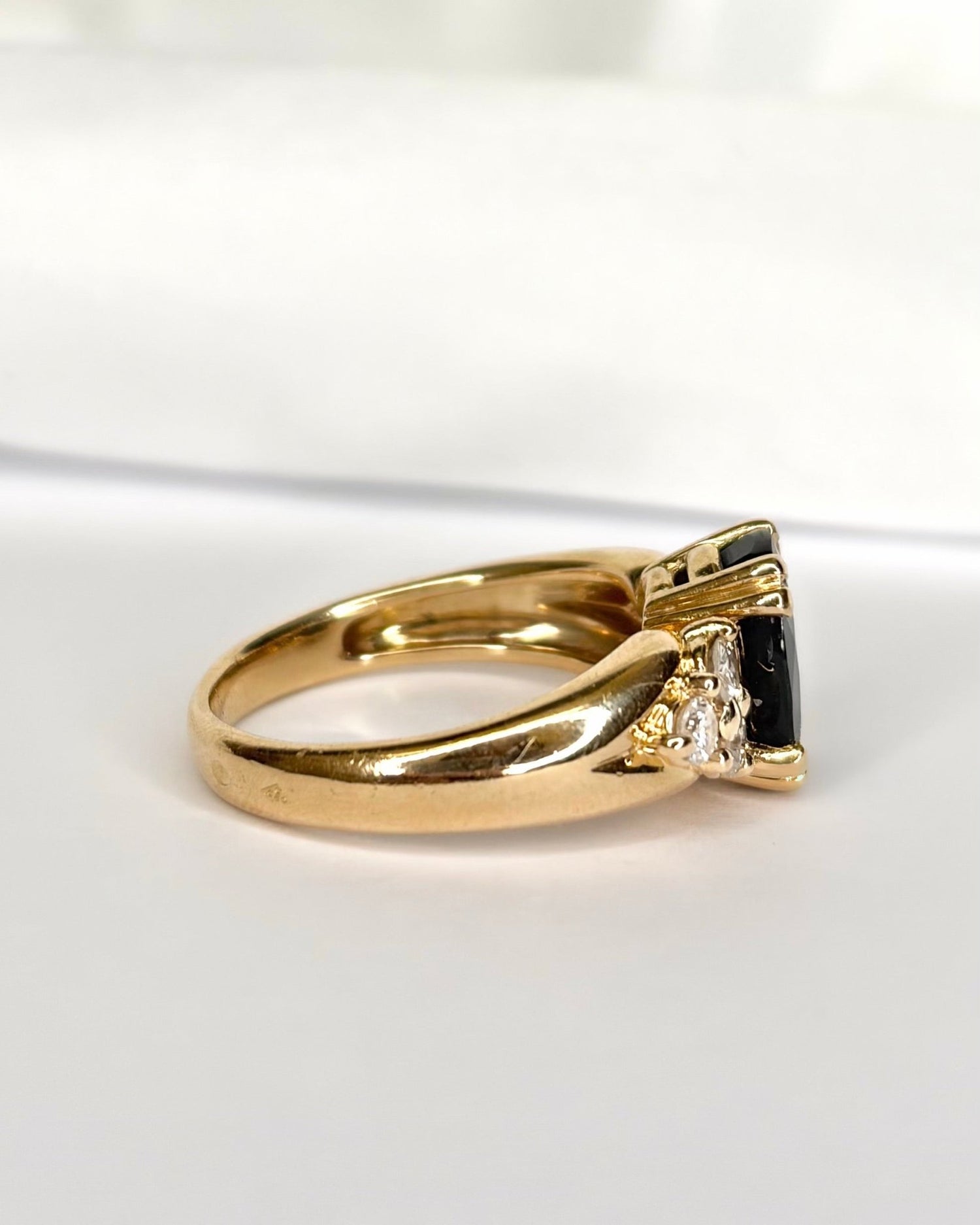 Bague Trilogie Saphir 3.50 carats &amp; Diamants 0.42 carat "Cécilia" - Elliade Paris