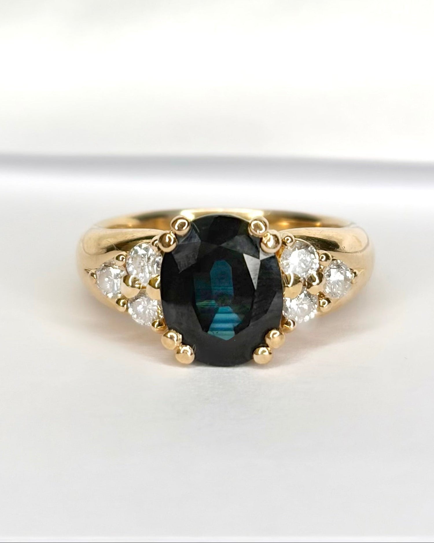 Bague Trilogie Saphir 3.50 carats &amp; Diamants 0.42 carat "Cécilia" - Elliade Paris
