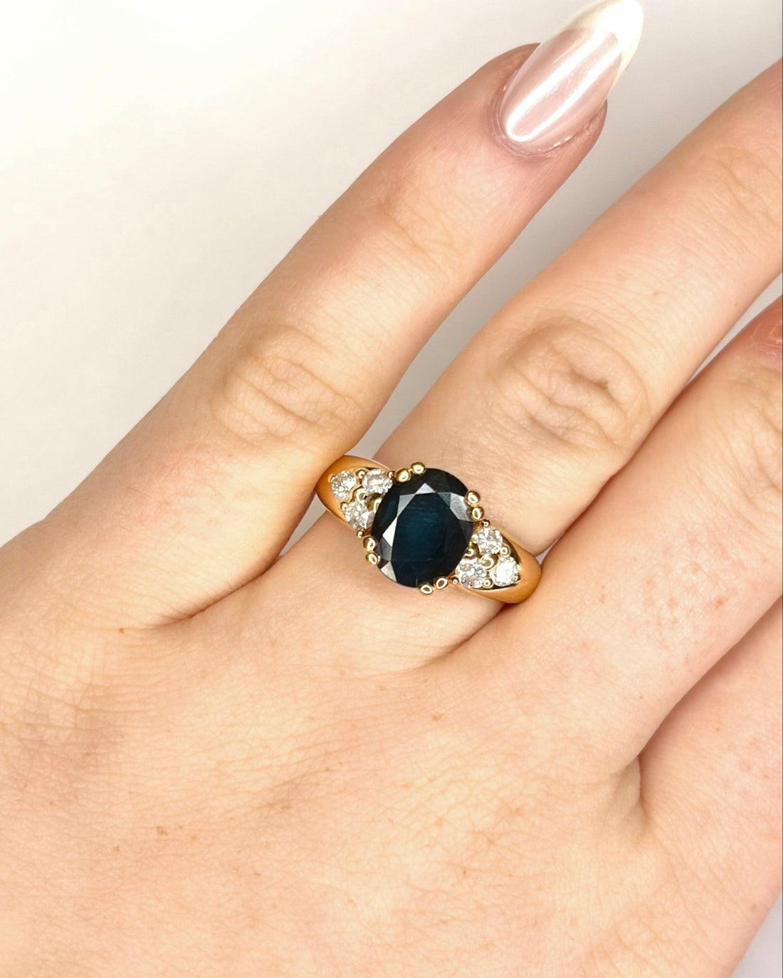 Bague Trilogie Saphir 3.50 carats &amp; Diamants 0.42 carat "Cécilia" - Elliade Paris