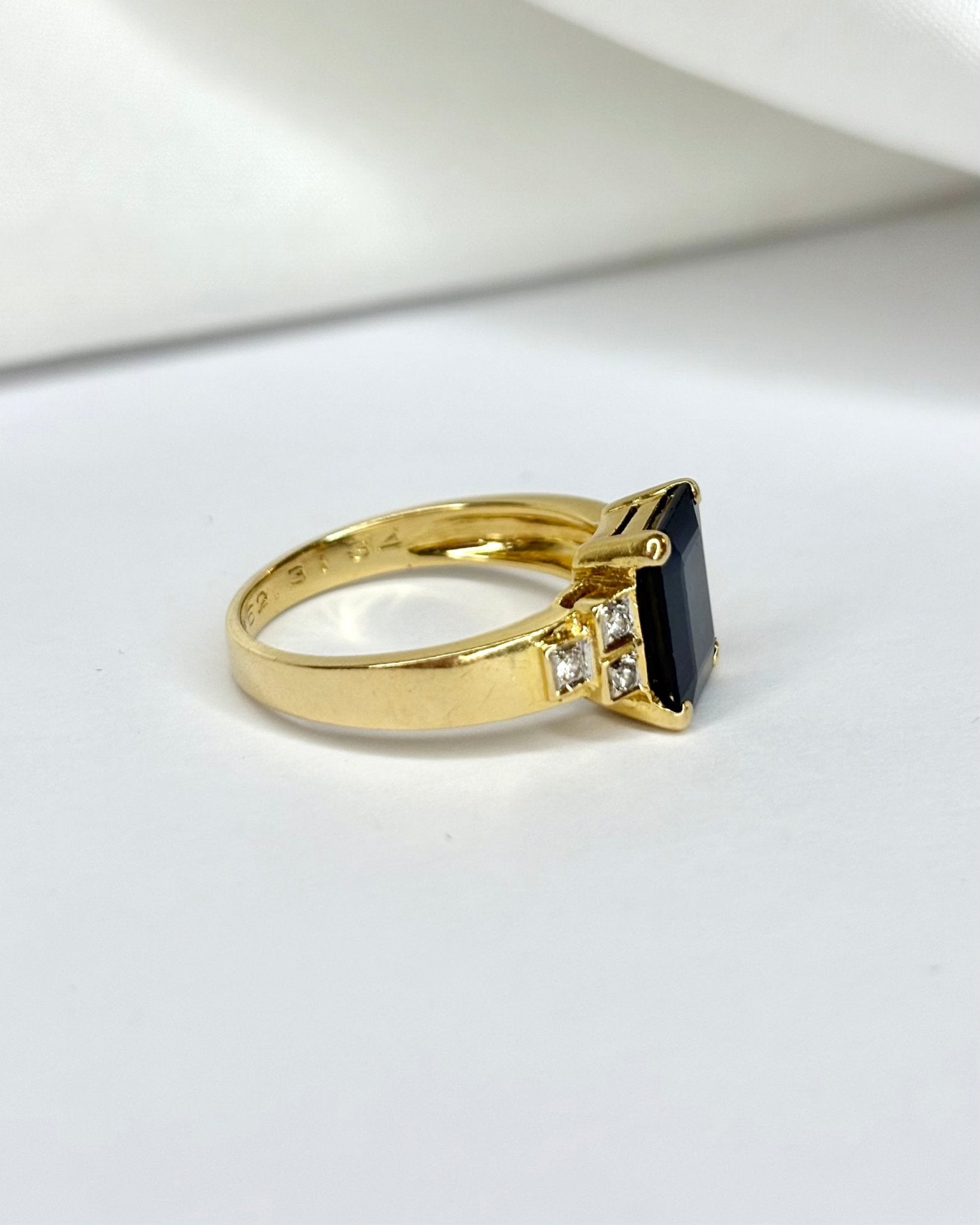 Bague Trilogie Saphir 3.70 carats &amp; 6 Diamants "Guilia" - Elliade Paris