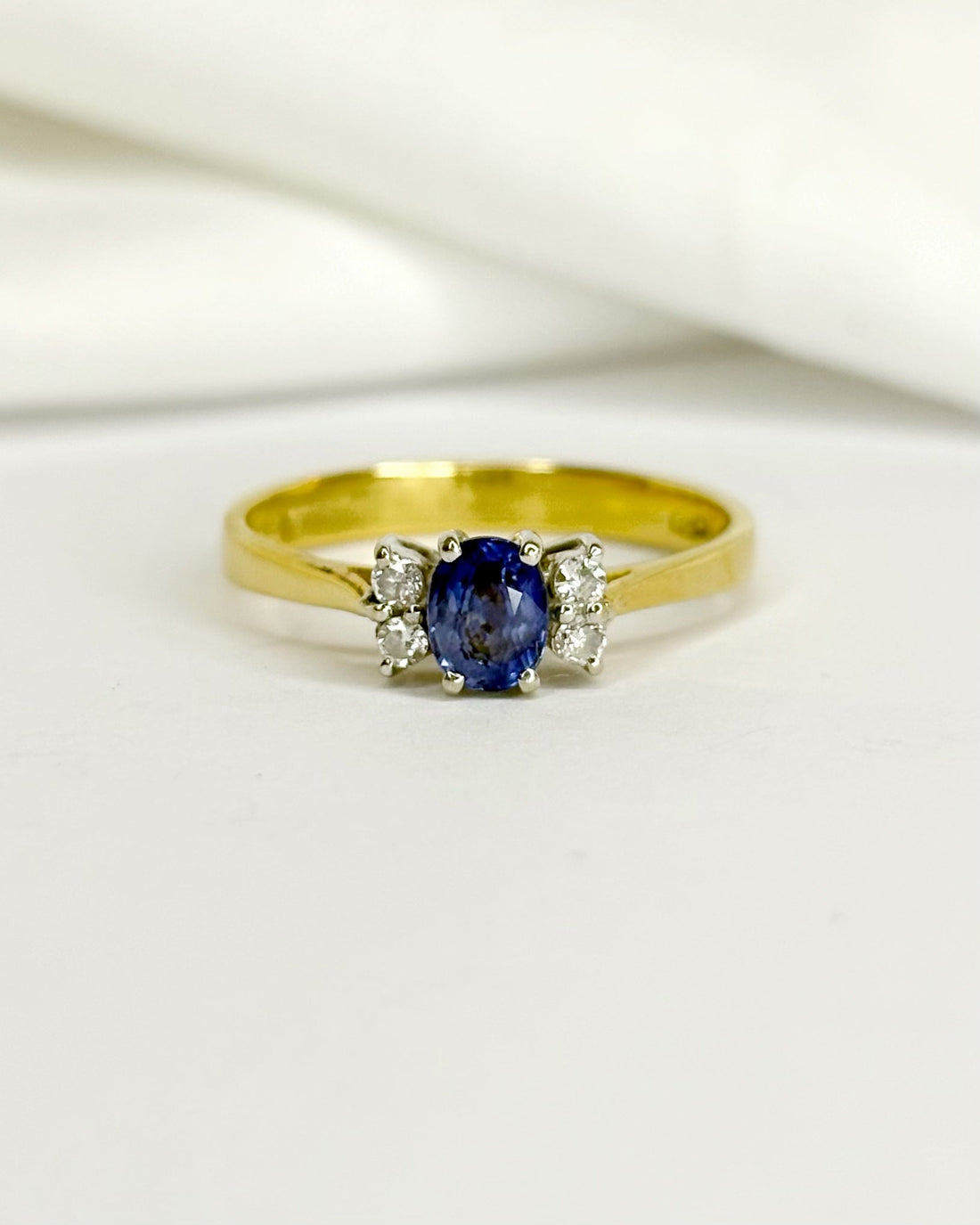 Bague Trilogie Saphir &amp; 4 Diamants &quot;Naé&quot; - Elliade Paris