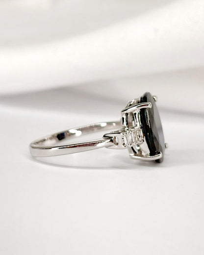 Bague Trilogie Saphir 4.77 carats &amp; Diamants Baguette 0.24 carat "Célia" - Elliade Paris