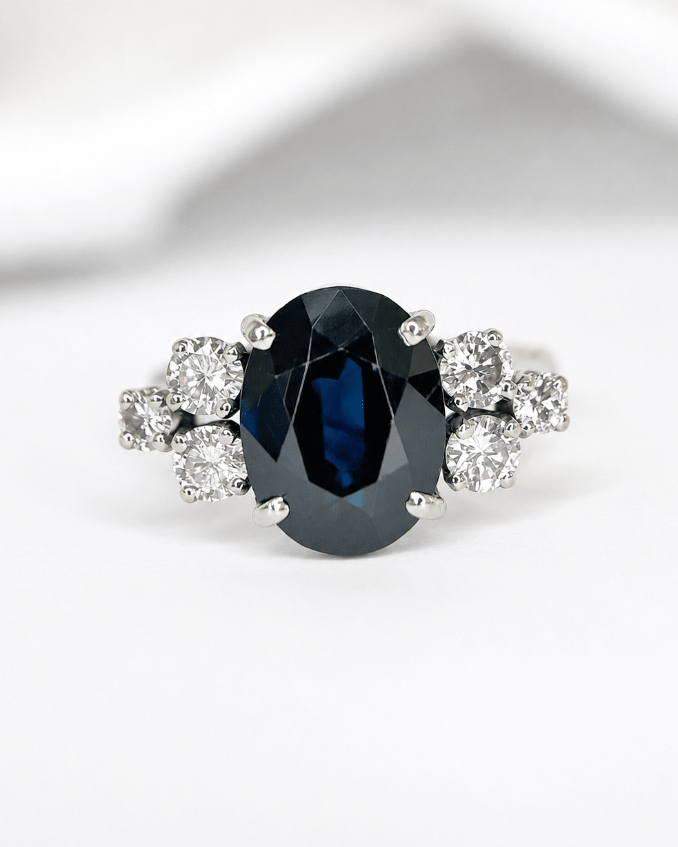 Bague Trilogie Saphir 5.26 carats &amp; Diamants 0.30 carat 4,2g "Célia" - Elliade Paris