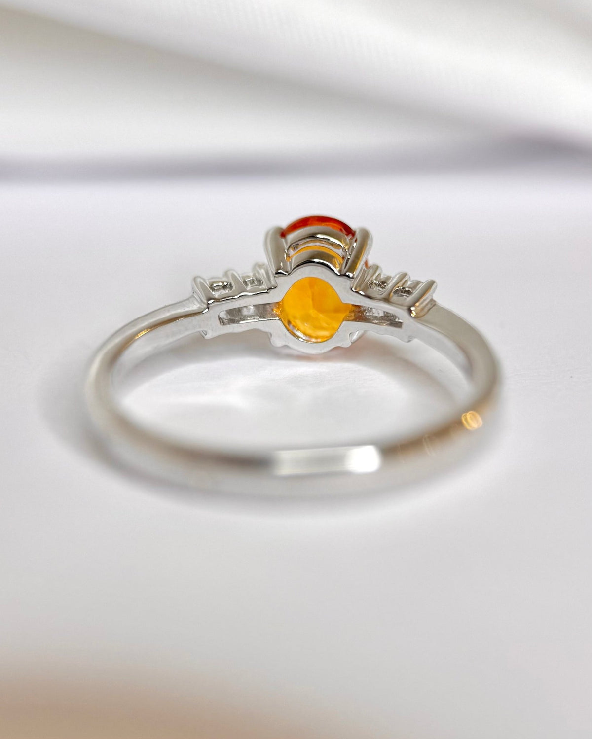 Bague Trilogie Saphir Abricot 1 carat &amp; Diamants 0.24 carat "Amandine" - Elliade Paris