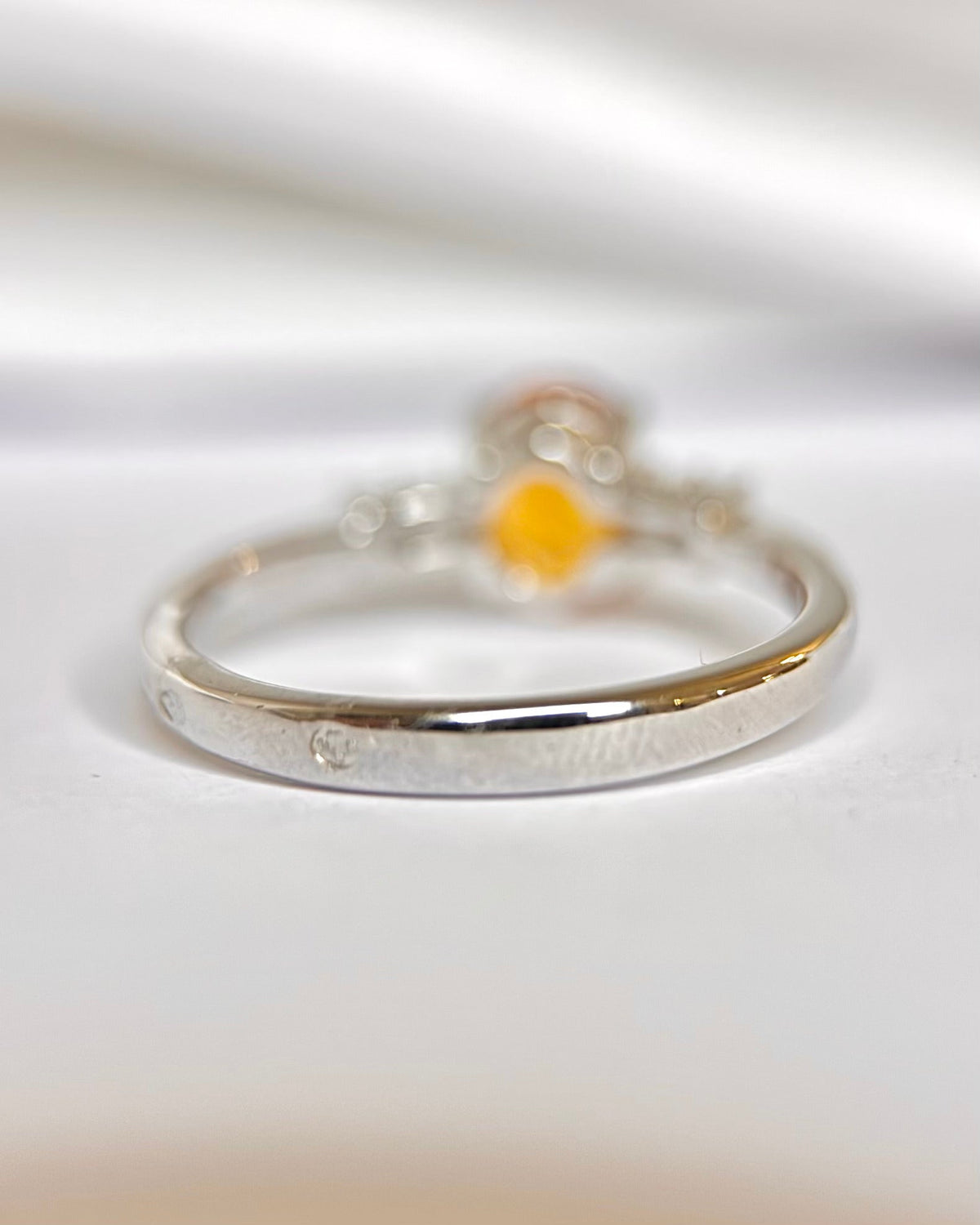 Bague Trilogie Saphir Abricot 1 carat &amp; Diamants 0.24 carat "Amandine" - Elliade Paris