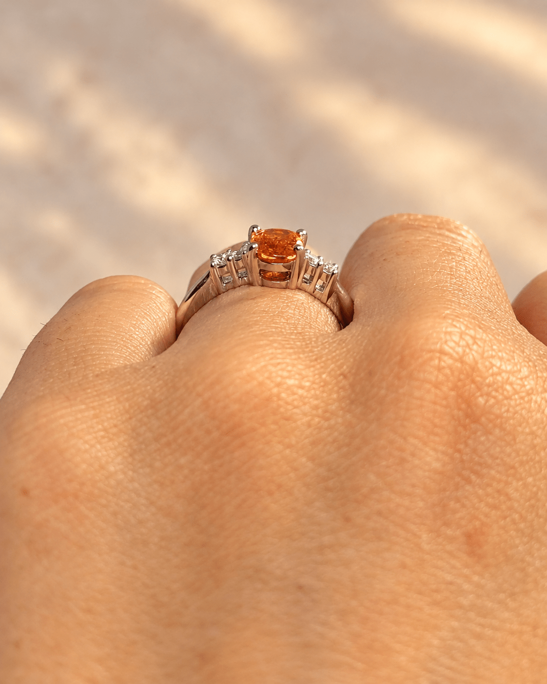Bague Trilogie Saphir Abricot 1 carat &amp; Diamants 0.24 carat "Amandine" - Elliade Paris