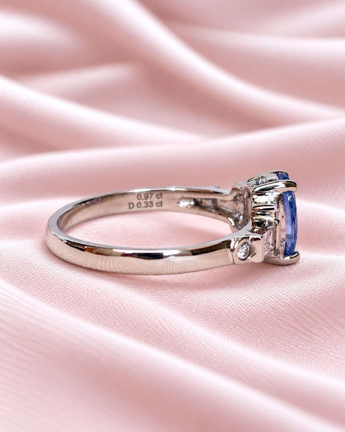 Bague Trilogie Saphir Cornflower 1 carat &amp; Diamants 0.42 carat "Fanny" - Elliade Paris