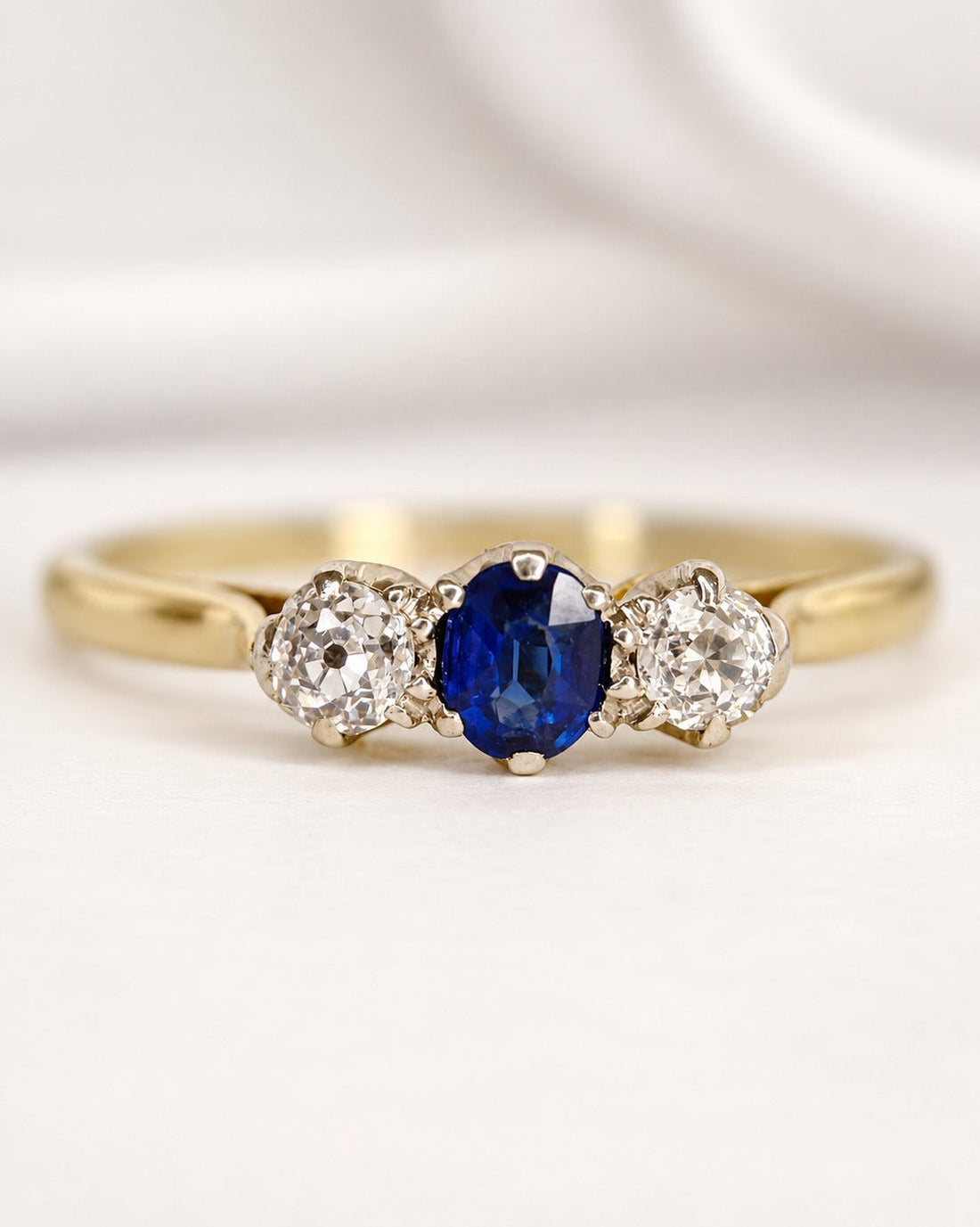 Bague Trilogie Saphir &amp; Diamants "Céline" - Elliade Paris