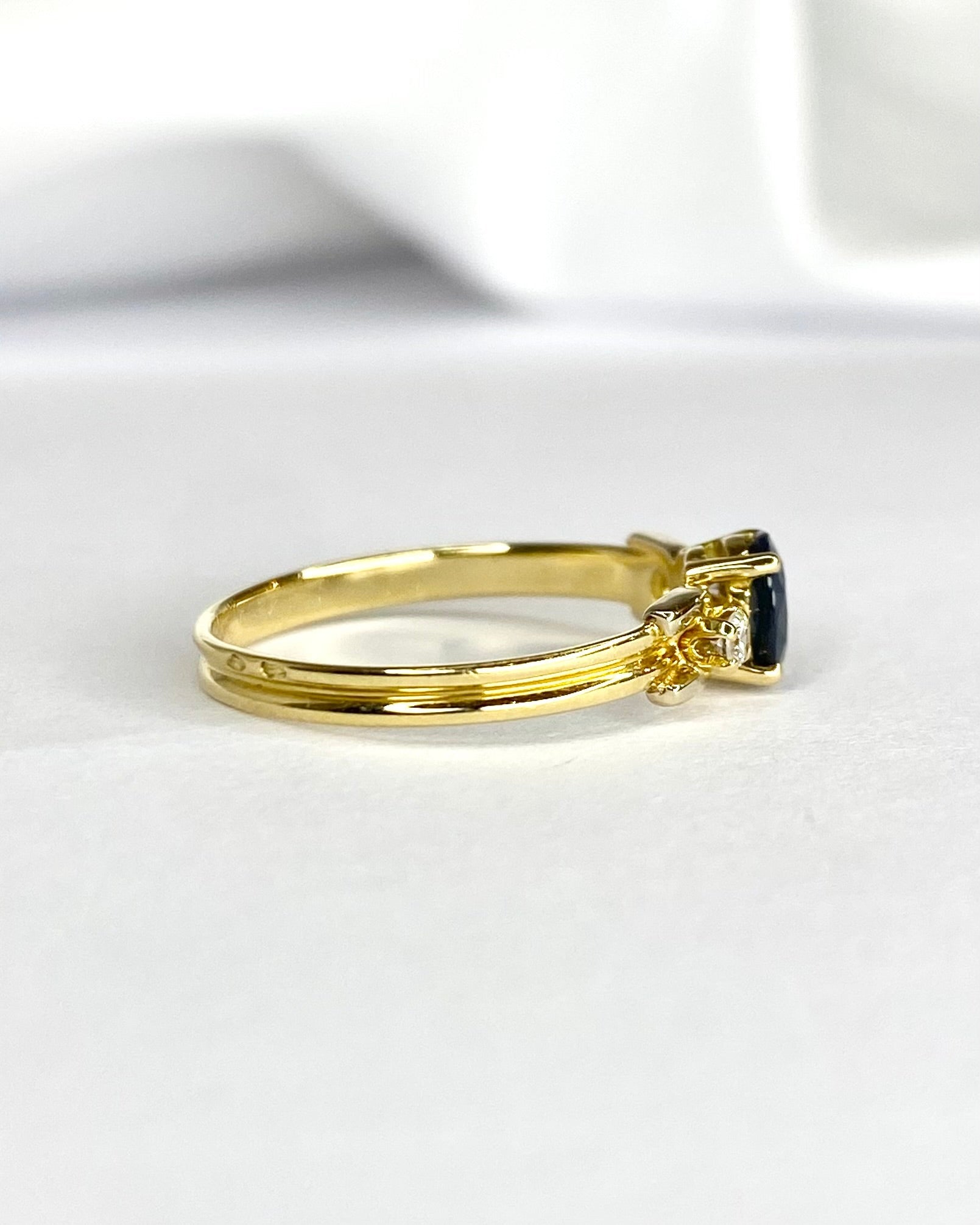 Bague Trilogie Saphir &amp; Diamants "Gabriella" - Elliade Paris