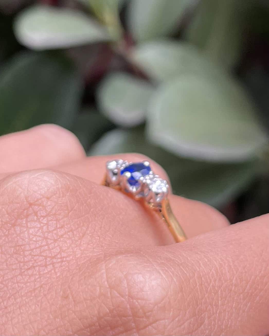 Bague Trilogie Saphir 0.55 carat &amp; Diamants "Viviane"