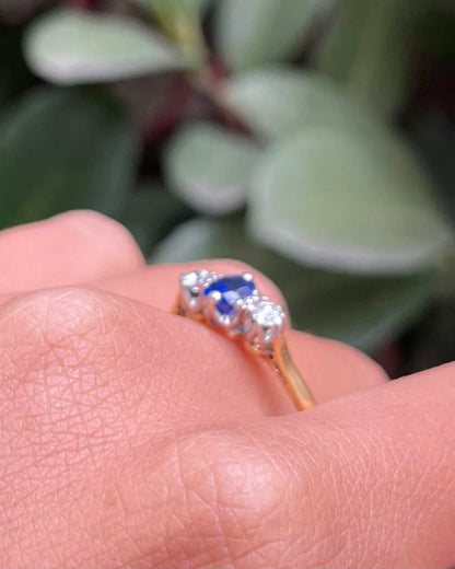Bague Trilogie Saphir 0.55 carat &amp; Diamants &quot;Viviane&quot;