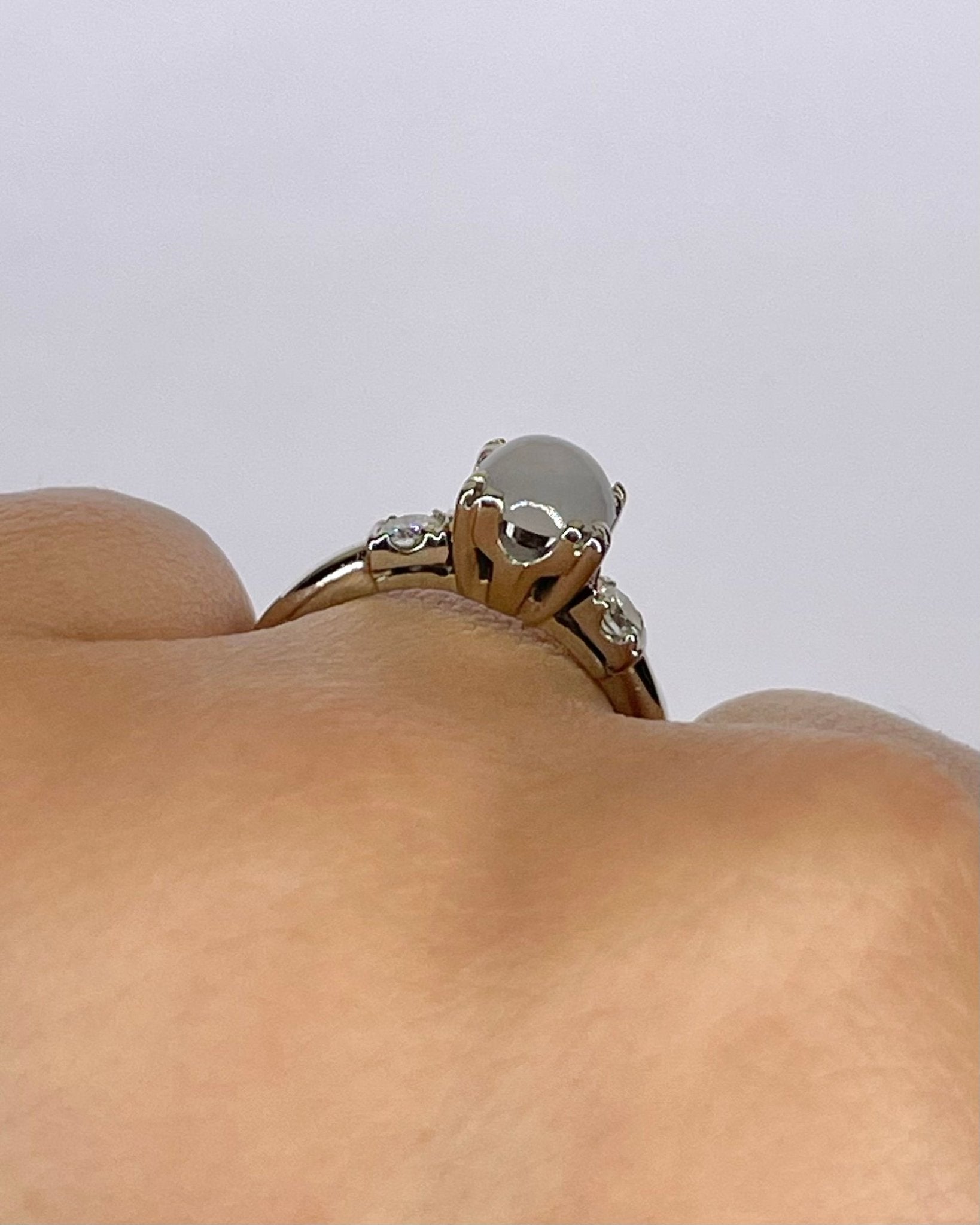 Bague Trilogie Saphir Étoilé 1.35 carat &amp; Diamants "Laury" - Elliade Paris