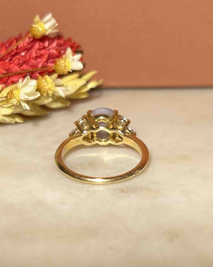 Bague Trilogie Saphir Etoilé 4.30 carats &amp; 6 Diamants &quot;Lavender&quot; - Elliade Paris