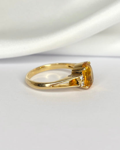 Bague Trilogie Saphir Jaune 3 carats &amp; Diamants "Léda" - Elliade Paris