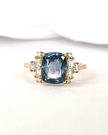 Bague Trilogie Saphir Peacock 3.49 carats &amp; Diamants 0.40 carat "Océane" - Elliade Paris