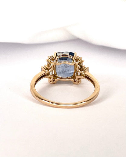 Bague Trilogie Saphir Peacock 3.49 carats &amp; Diamants 0.40 carat "Océane" - Elliade Paris