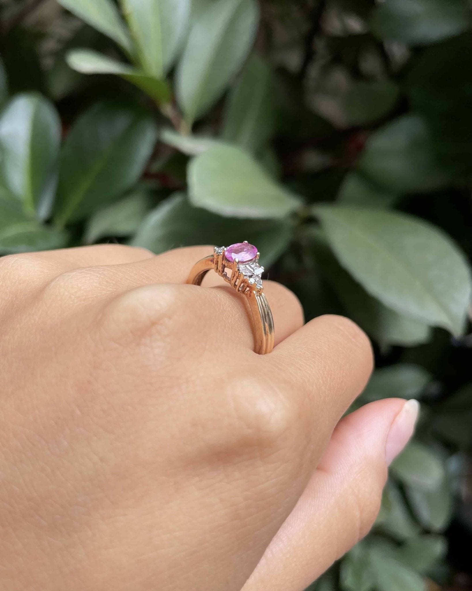 Bague Trilogie Saphir Rose 0.35 carat &amp; Diamants "Rosaline" - Elliade Paris