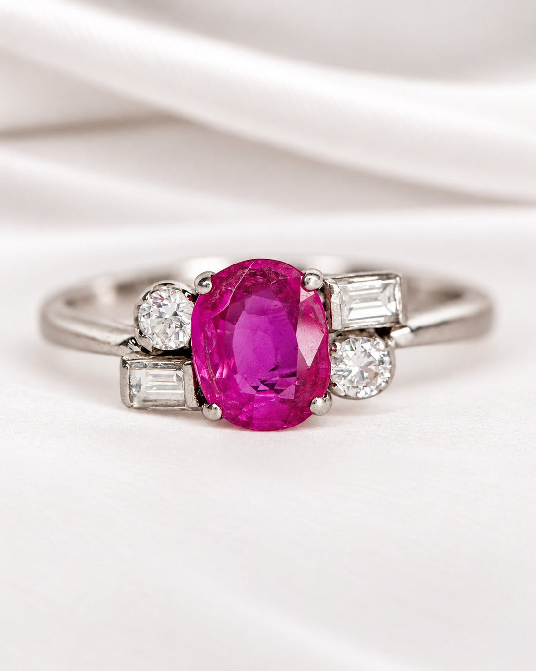 Bague Trilogie Saphir Rose 0.80 carat &amp; Diamants "Esmé" - Elliade Paris