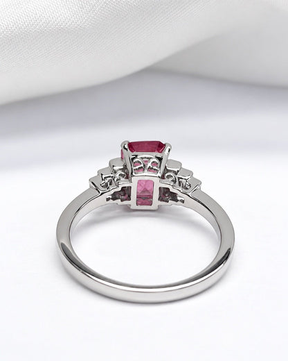 Bague Trilogie Saphir Rose 1.45 carat &amp; Diamants 4.37g "Gisèle" - Elliade Paris