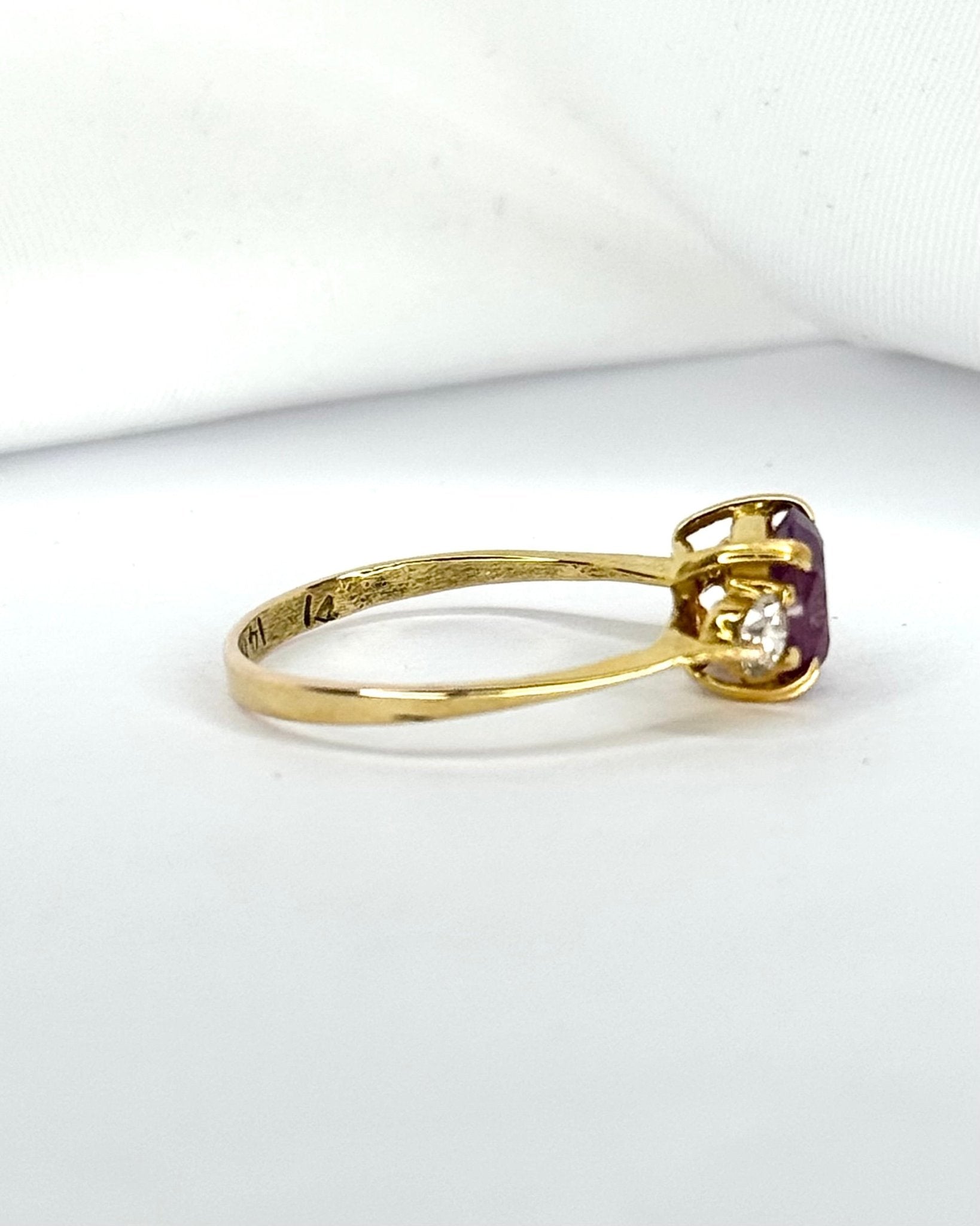 Bague trilogie Saphir Rose 1.46 carat &amp; Diamants 0.24 carat "Molly" - Elliade Paris