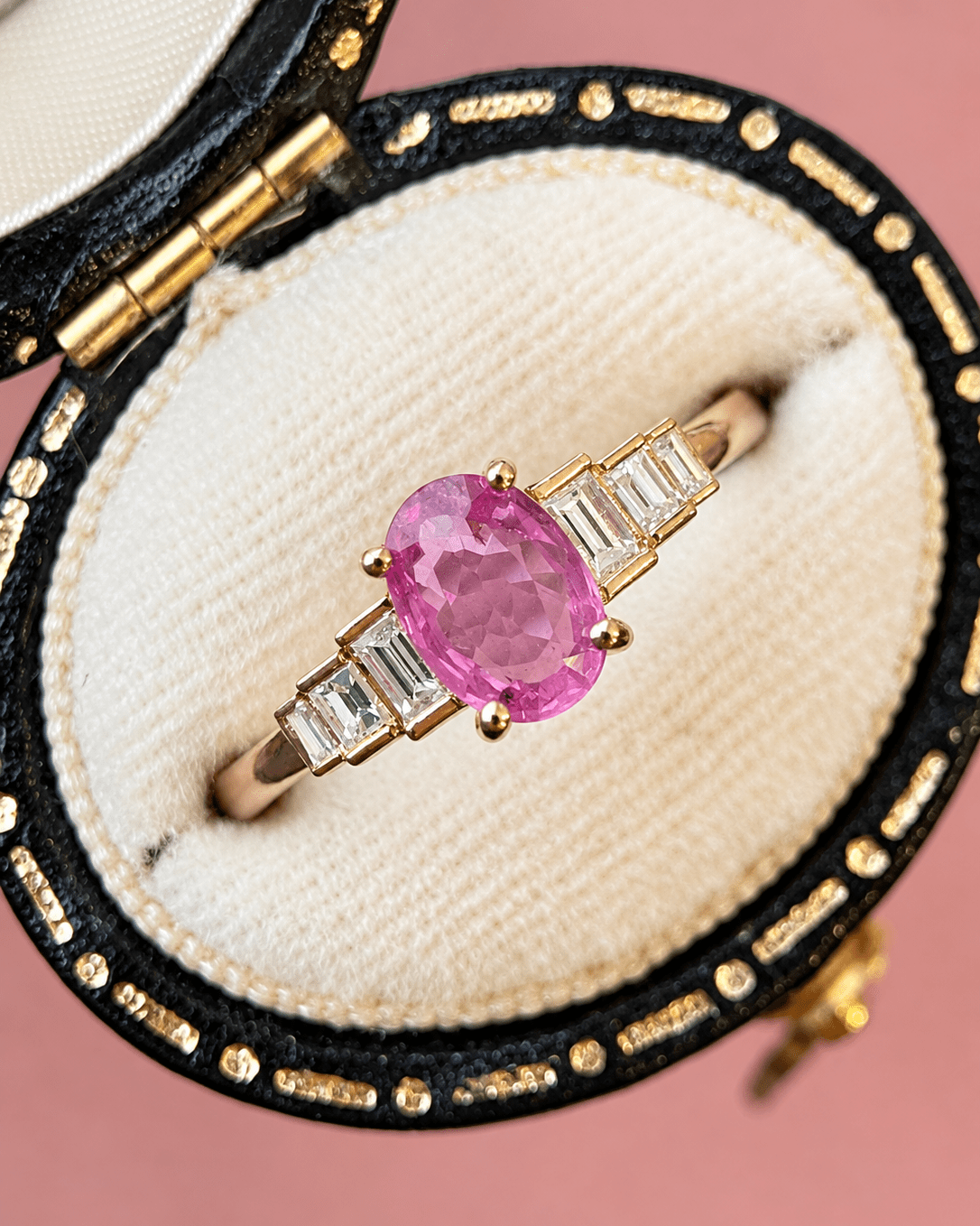 Bague Trilogie Saphir Rose Ceylan 0.85 carat &amp; Diamants 0.23 carat "Laurie" - Elliade Paris