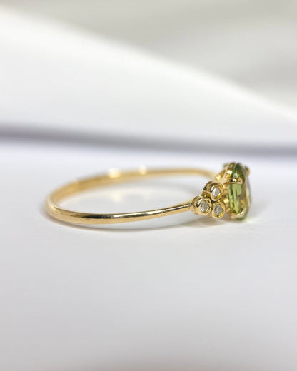 Bague Trilogie Saphir Vert 1 carat &amp; Diamants "Nérine" - Elliade Paris
