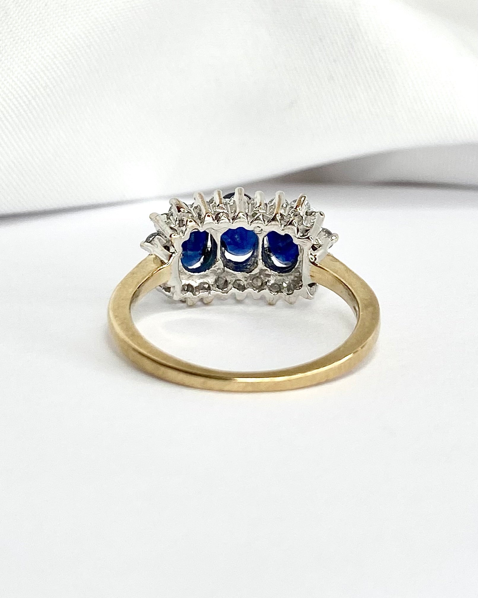 Bague Trilogie Saphirs 1.40 carat &amp; Diamants 0.66 carat "Paloma" - Elliade Paris