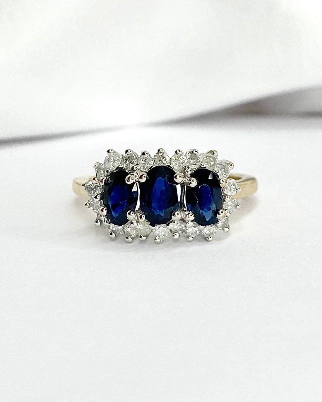 Bague Trilogie Saphirs 1.40 carat &amp; Diamants 0.66 carat "Paloma" - Elliade Paris