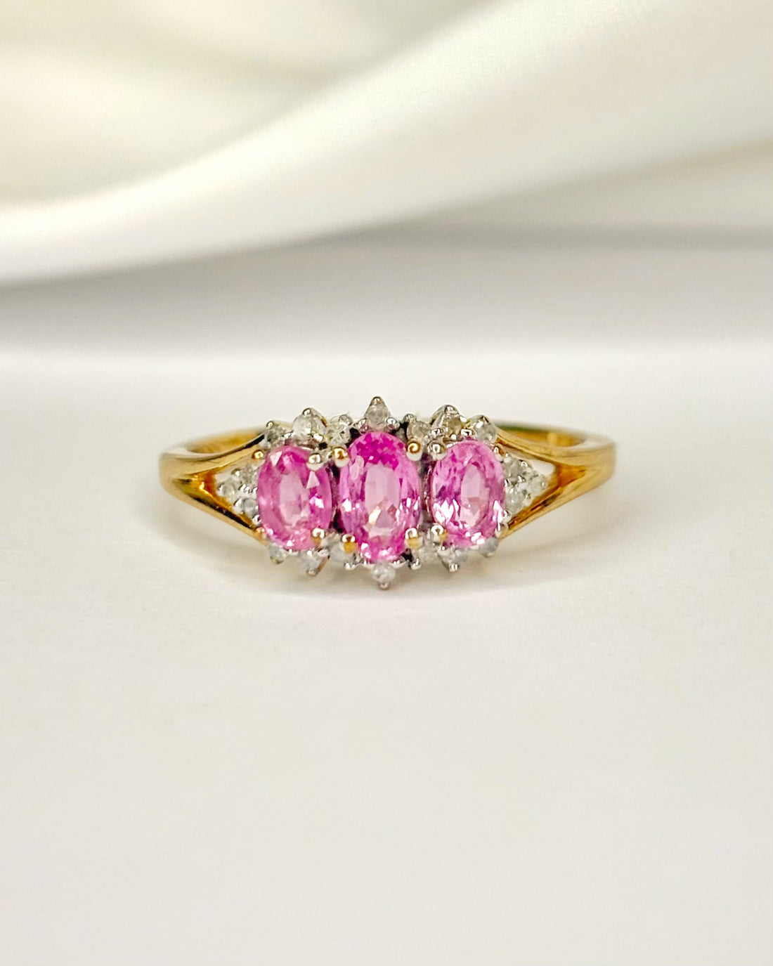 Bague Trilogie Saphirs Roses 0.74 carat &amp; Diamants "Meryl" - Elliade Paris