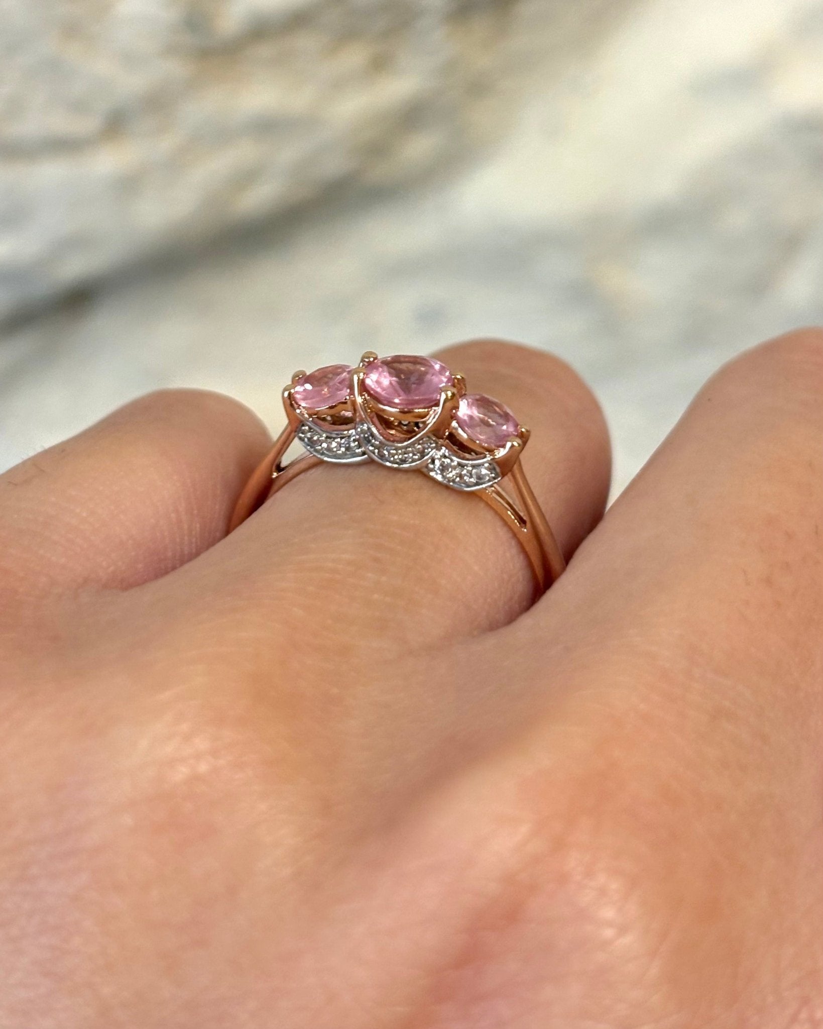 Bague Trilogie Spinelles Rose 0.65 carat &amp; 20 Diamants "Salomé" - Elliade Paris