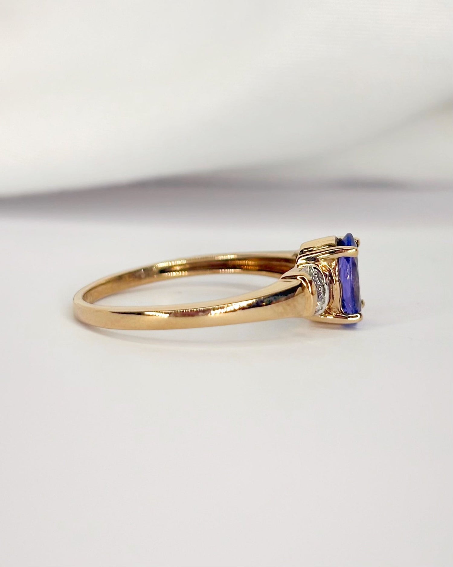Bague Trilogie Tanzanite 0.85 carat &amp; Diamants "Amélia" - Elliade Paris