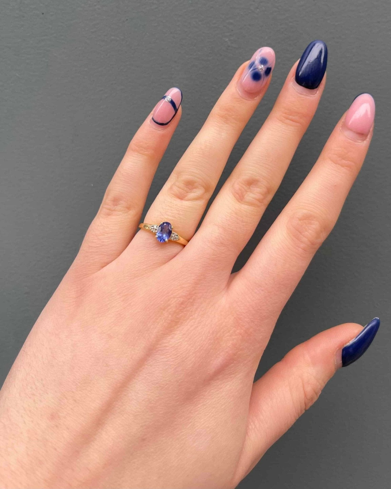 Bague Trilogie Tanzanite 0.86 carat &amp; Diamants &quot;Tonia&quot; - Elliade Paris