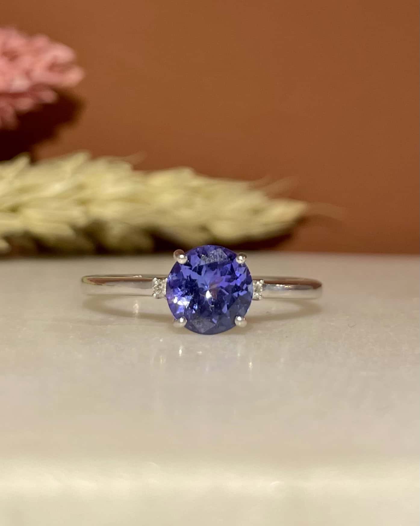 Bague Trilogie Tanzanite 1.10 carat &amp; Diamants &quot;Aela&quot; - Elliade Paris