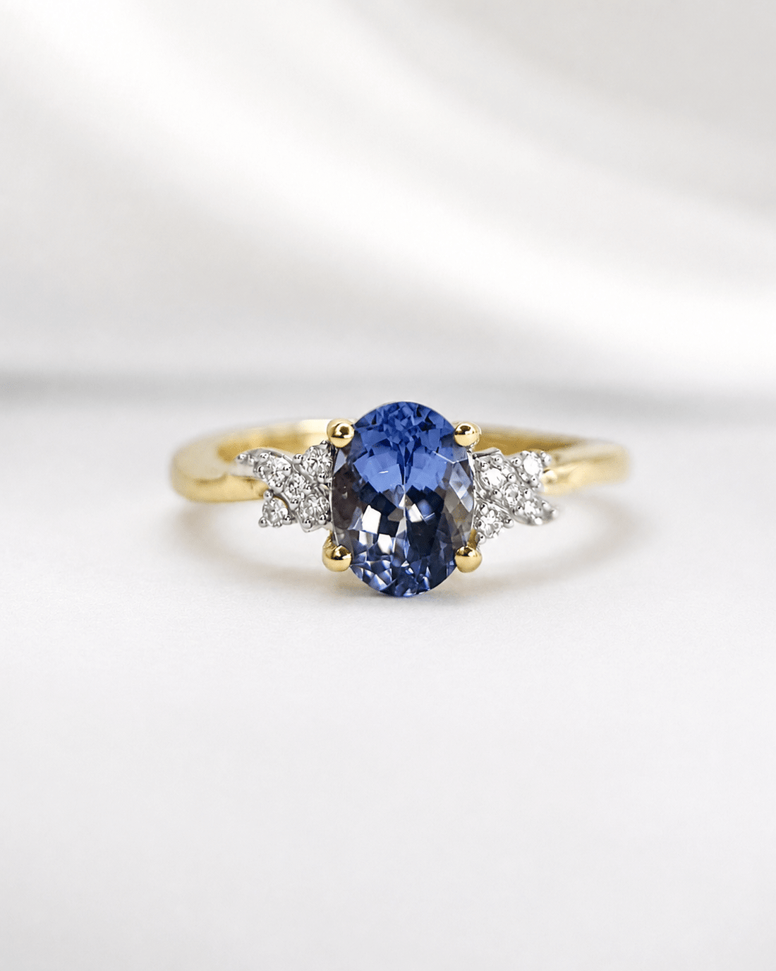 Bague Trilogie Tanzanite 1.28 carat &amp; Diamants "Awa" - Elliade Paris