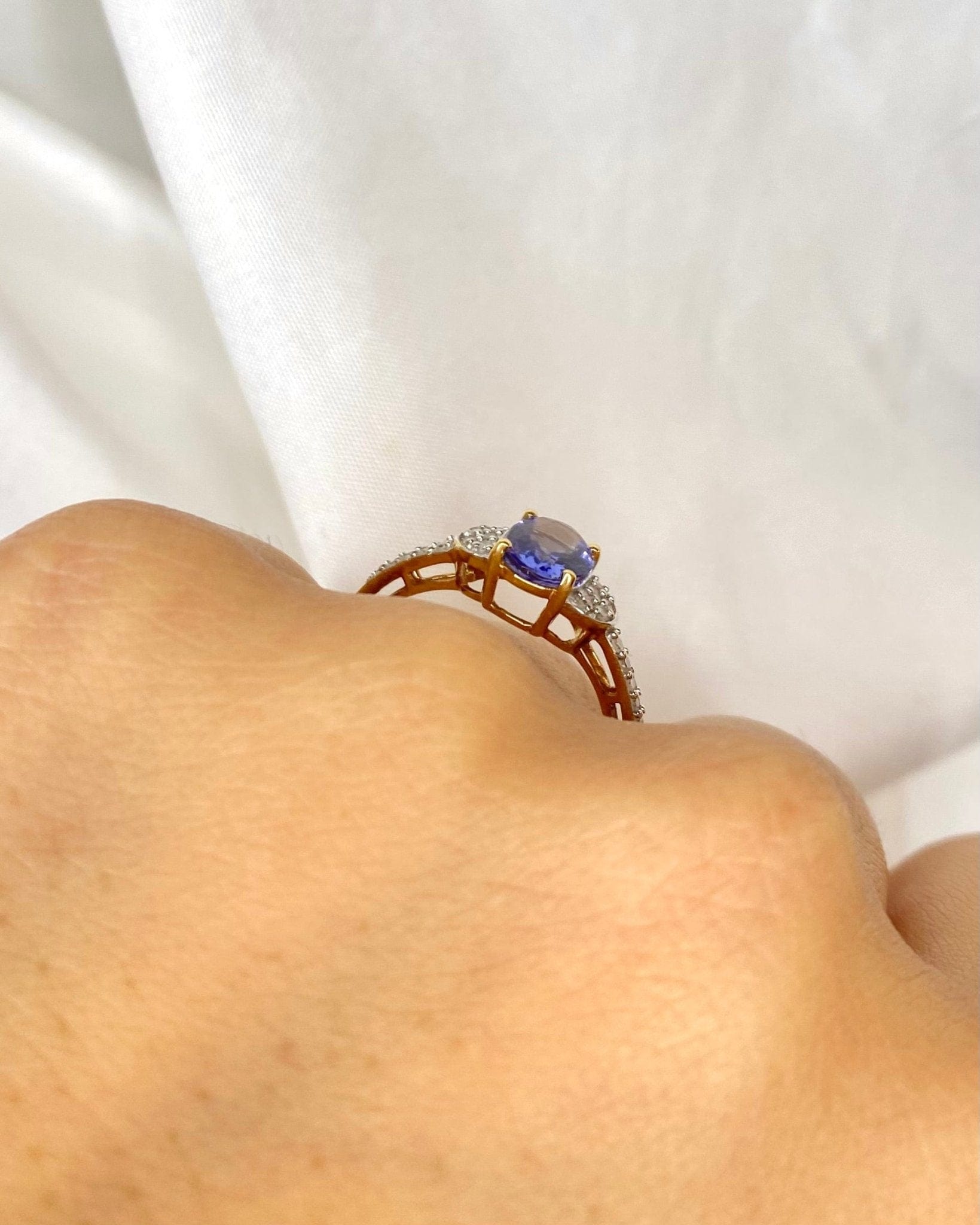 Bague Trilogie Tanzanite 1.34 carat &amp; Diamants "Shana" - Elliade Paris