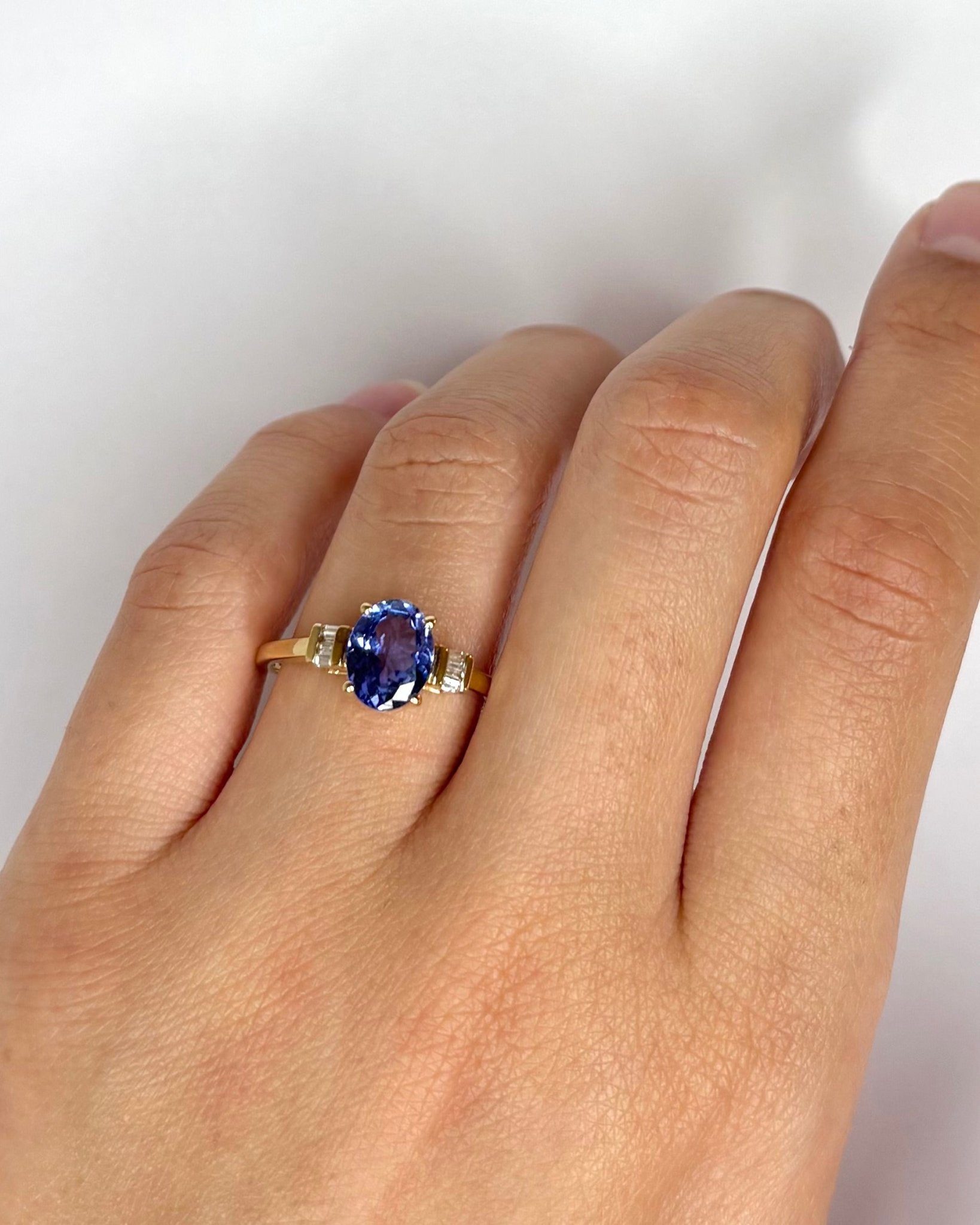 Bague Trilogie Tanzanite 1.40 carat &amp; Diamants Baguette "Violette" - Elliade Paris