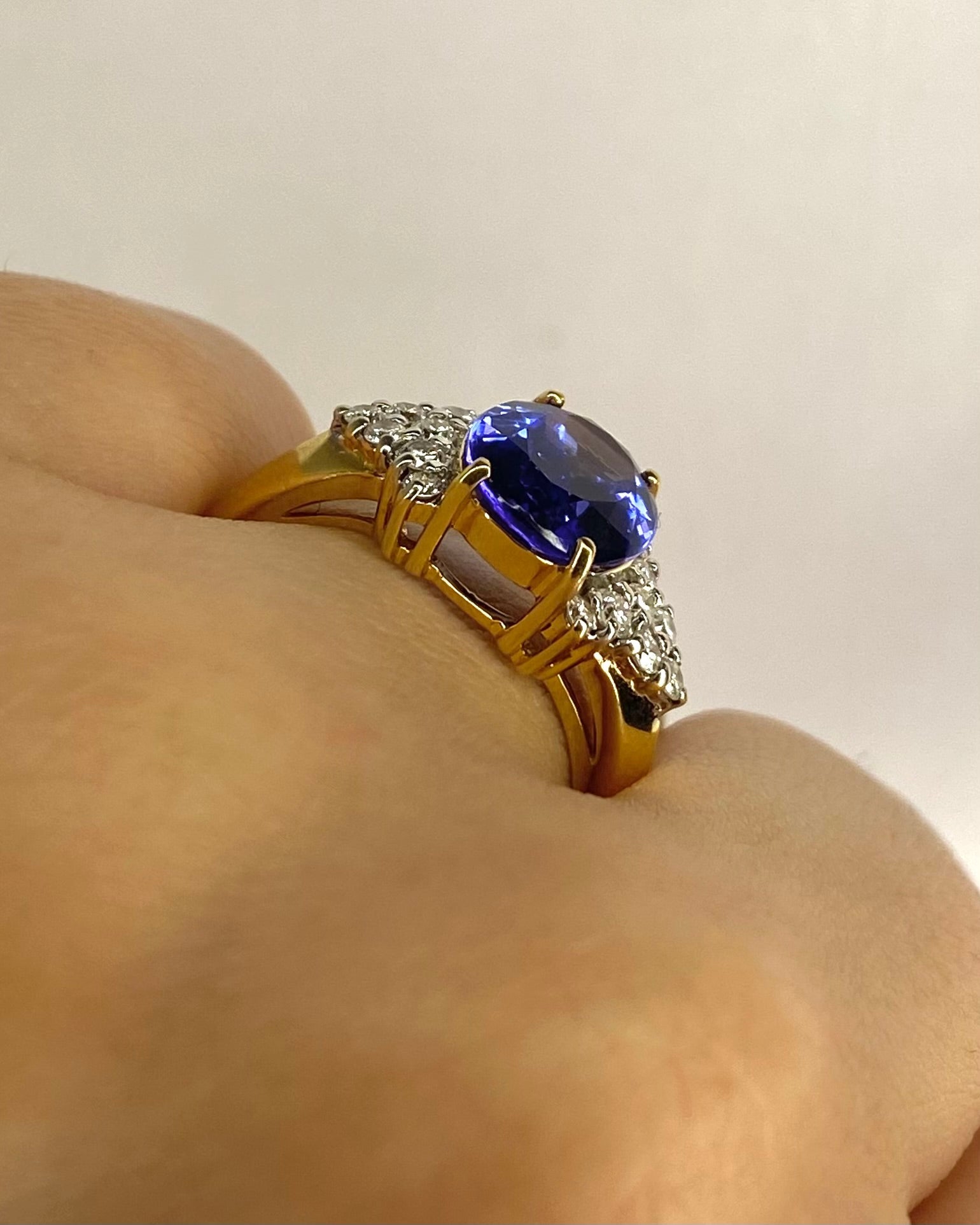 Bague Trilogie Tanzanite 2.60 carat &amp; Diamants 0.32 carat "Mélina" - Elliade Paris