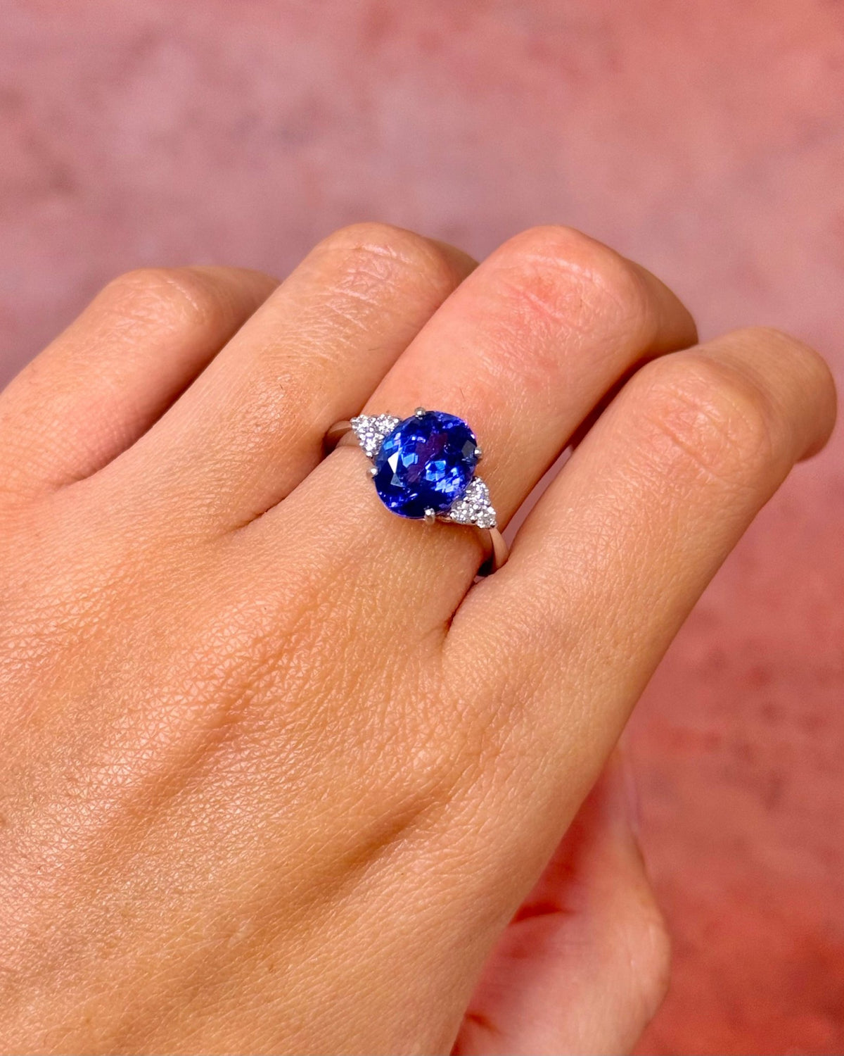 Bague Trilogie Tanzanite 3.15 carats &amp; Diamants "Violetta" - Elliade Paris