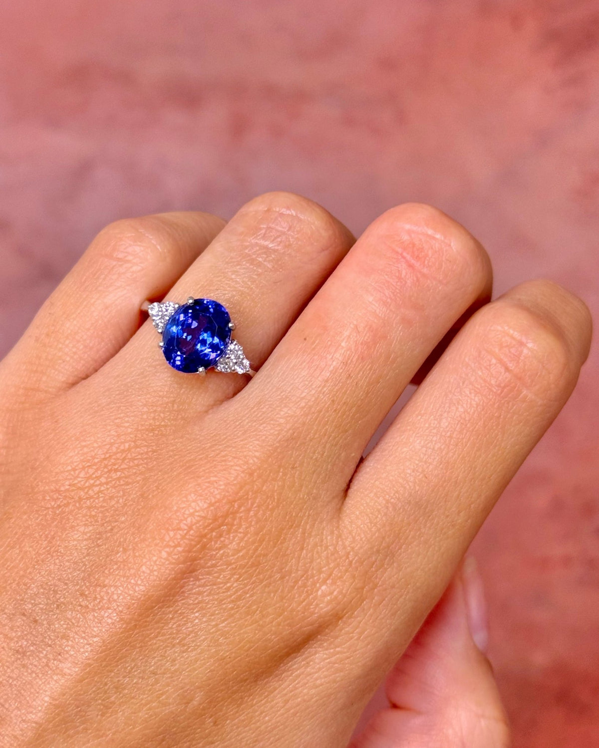 Bague Trilogie Tanzanite 3.15 carats &amp; Diamants "Violetta" - Elliade Paris