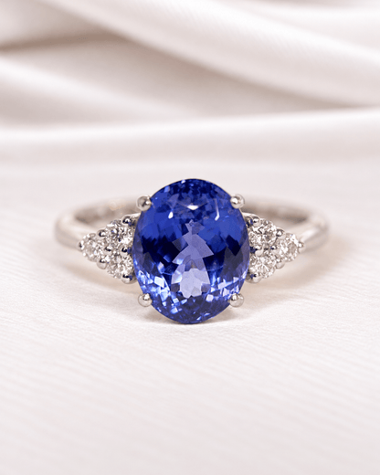 Bague Trilogie Tanzanite 3.15 carats &amp; Diamants "Violetta" - Elliade Paris