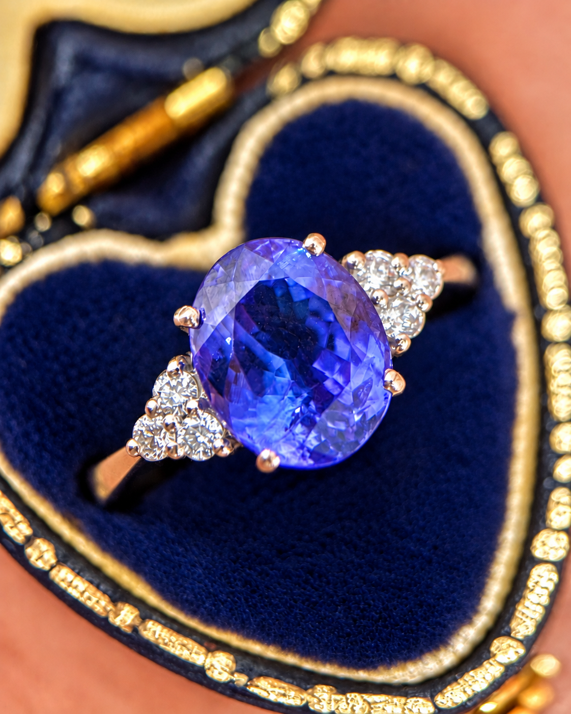 Bague Trilogie Tanzanite 3.15 carats &amp; Diamants "Violetta" - Elliade Paris