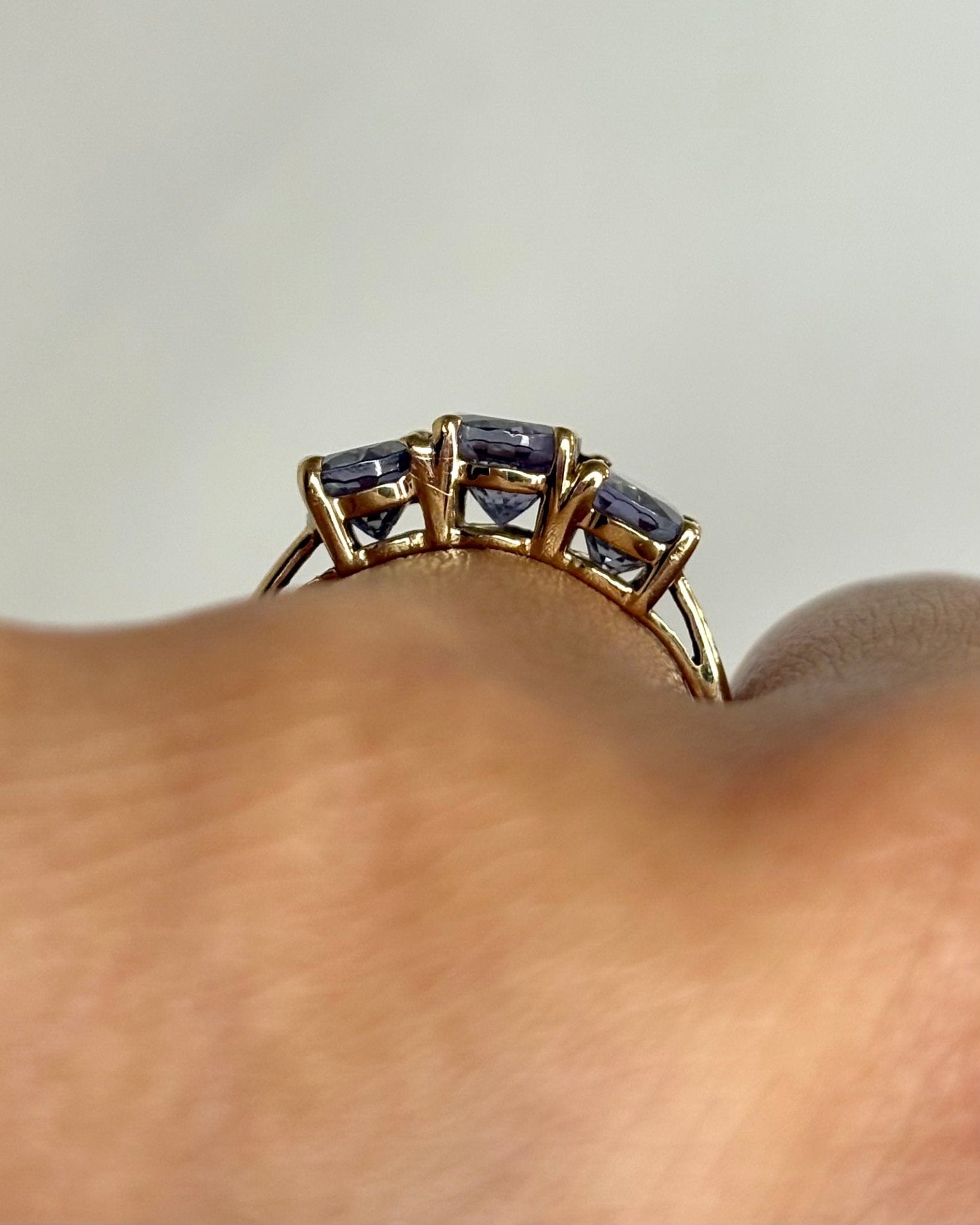 Bague Trilogie Tanzanite 3.23 carats &quot;Lilou&quot; - Elliade Paris