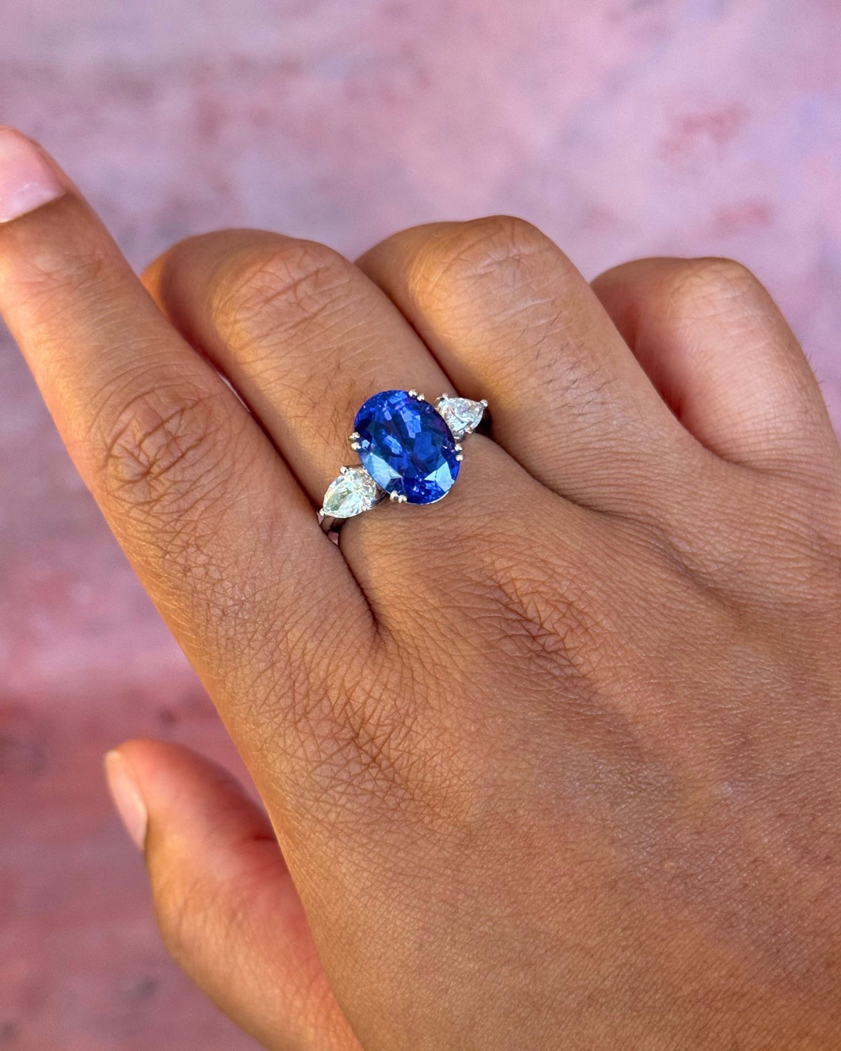 Bague Trilogie Tanzanite 6.30 carats &amp; Diamants 0.90 carat 6.29g "Stella" - Elliade Paris